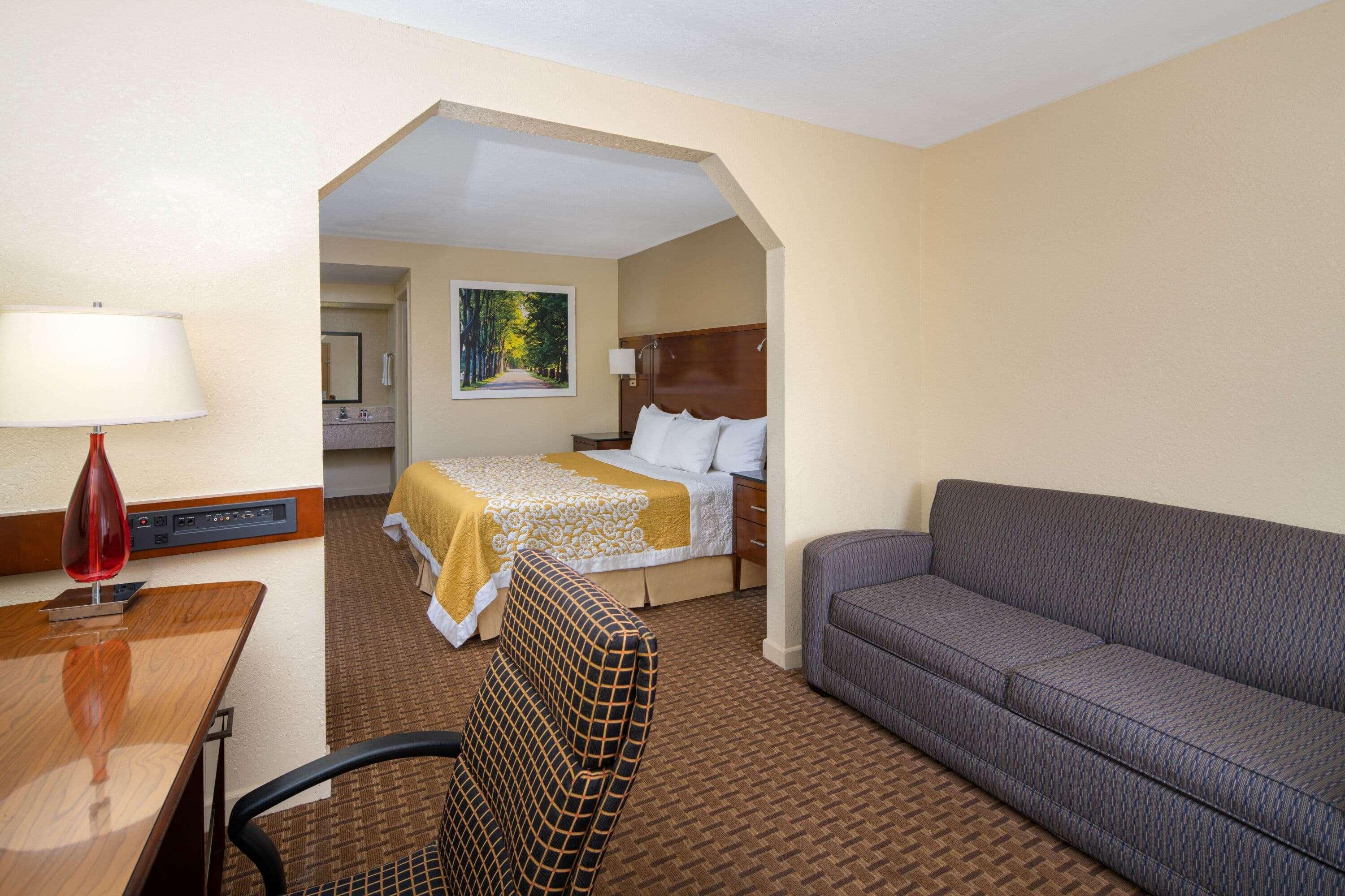 Days Inn By Wyndham Thomaston Екстериор снимка