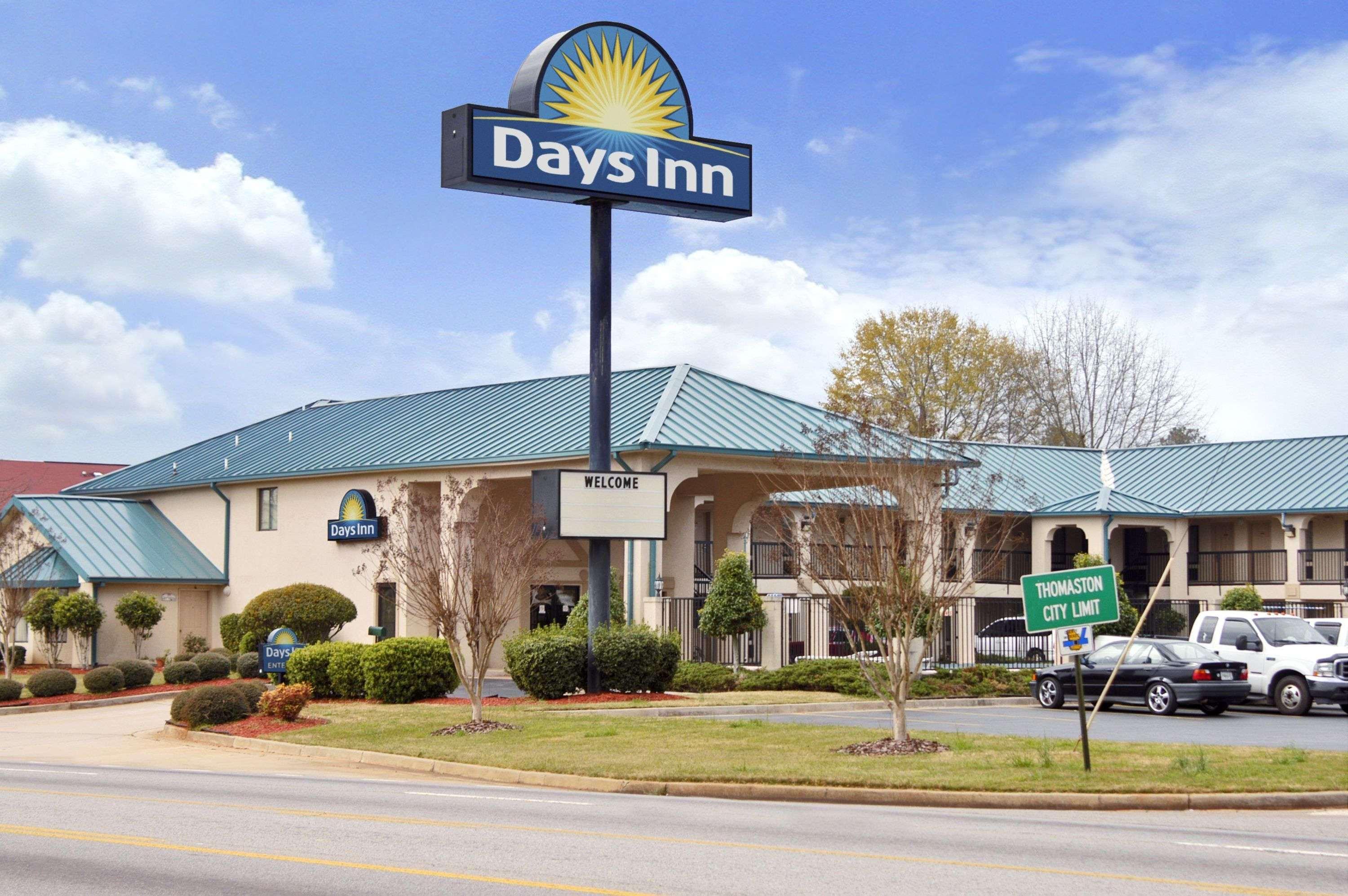 Days Inn By Wyndham Thomaston Екстериор снимка